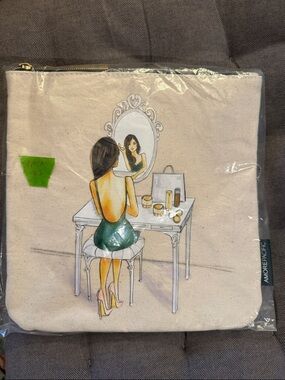 Amore Pacific zip bag 8”